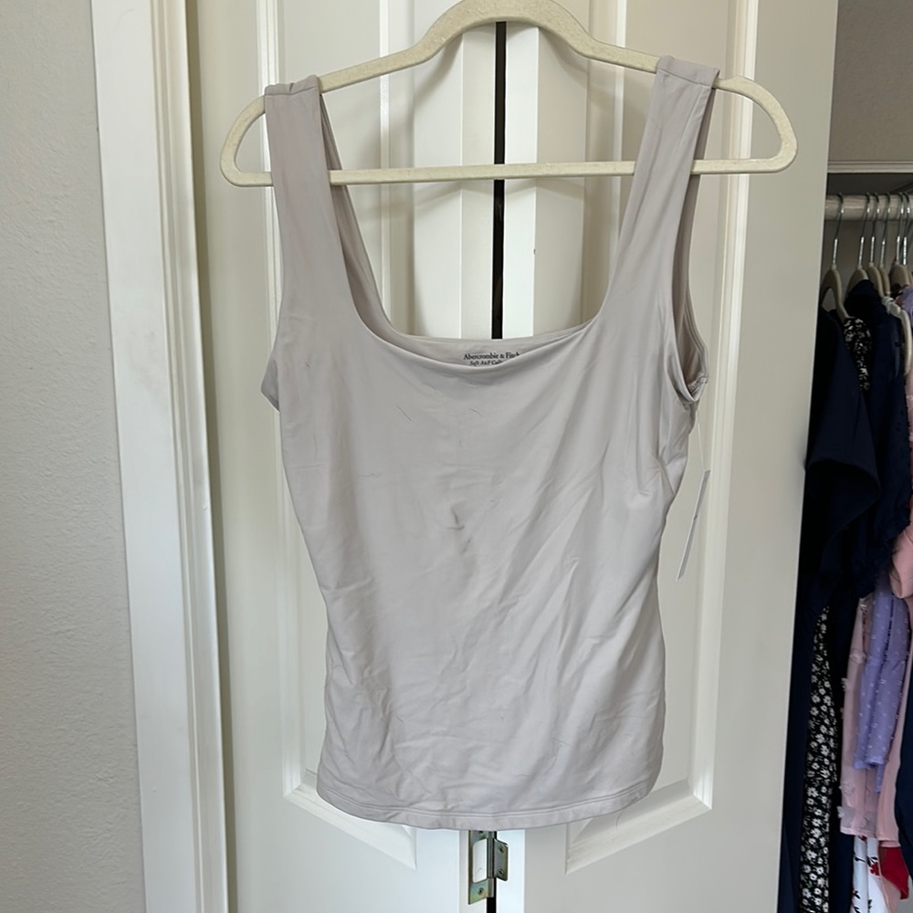 Abercrombie & Fitch White Fitted Sleeveless Tank Top